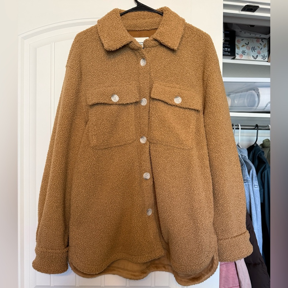 Abercrombie & Fitch Teddy Button-Up Jacket in Camel